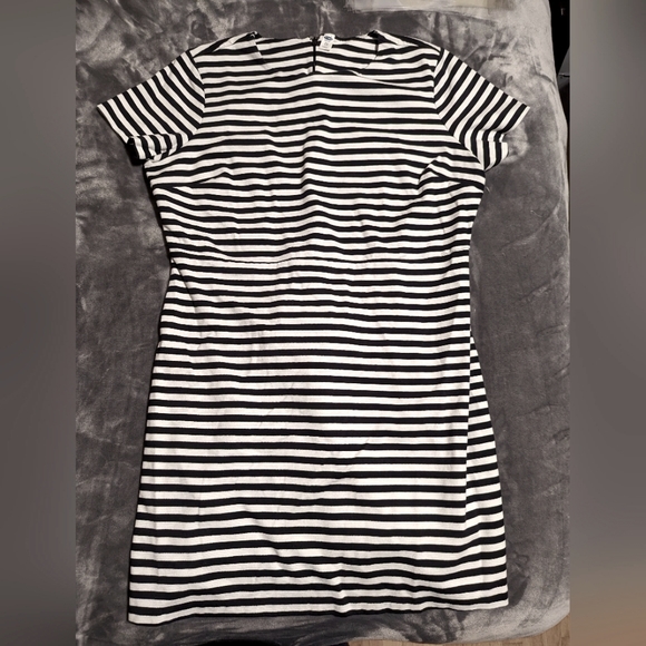 Old Navy Dresses & Skirts - Black and white striped Old Navy Dress